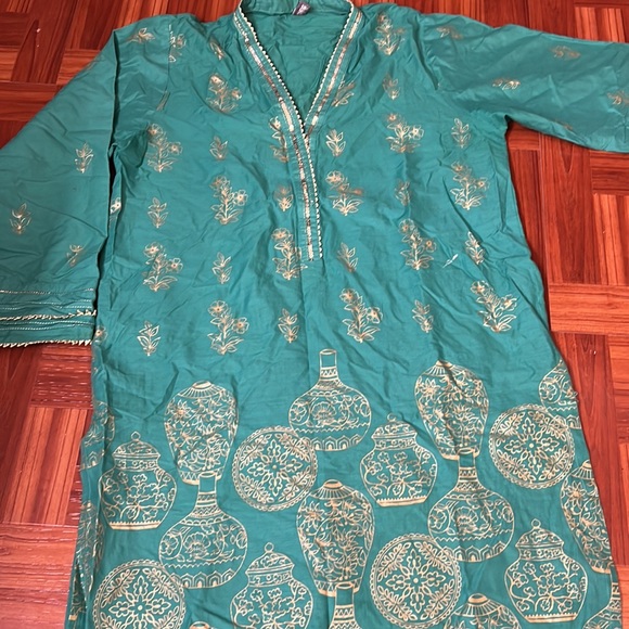 Pakistani kurya by designer Oaks - Picture 2 of 5
